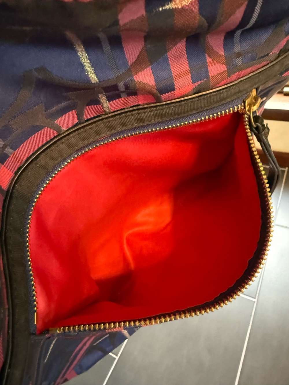 Coach Poppy Navy&Pink Plaid Signature Tote w/black patent Handles on a goldchain - Picture 10 of 13